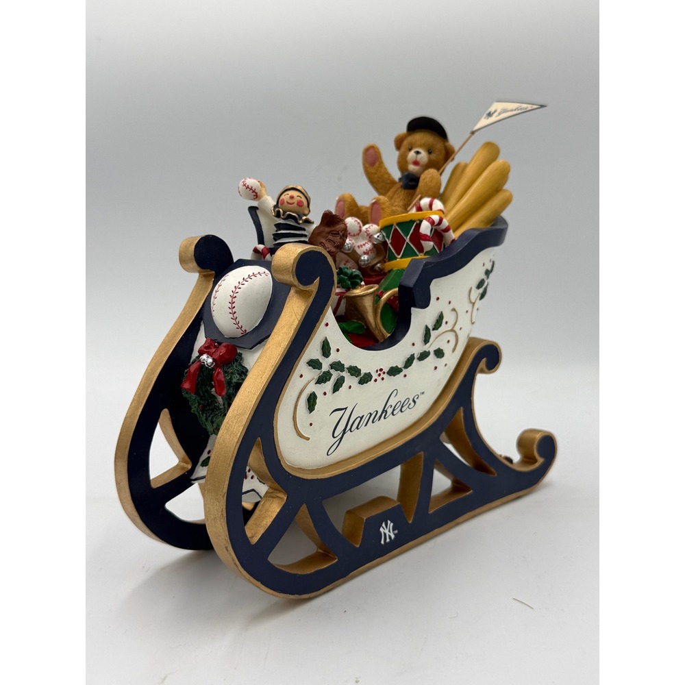 Danbury Mint New York Yankees Sleigh Figurine MLB Holiday Decor Collectible